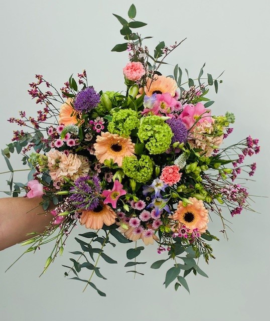 Veldboeket in pastelkleuren